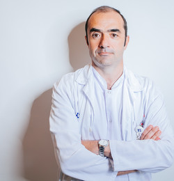Médico destacado - Dr. Enrique Artozki Morrás